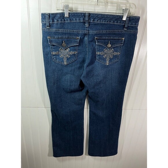 Covington Petite Women's Jeans Straight Leg Size 12P Embroider Pockets (short) - Picture 4 of 7
